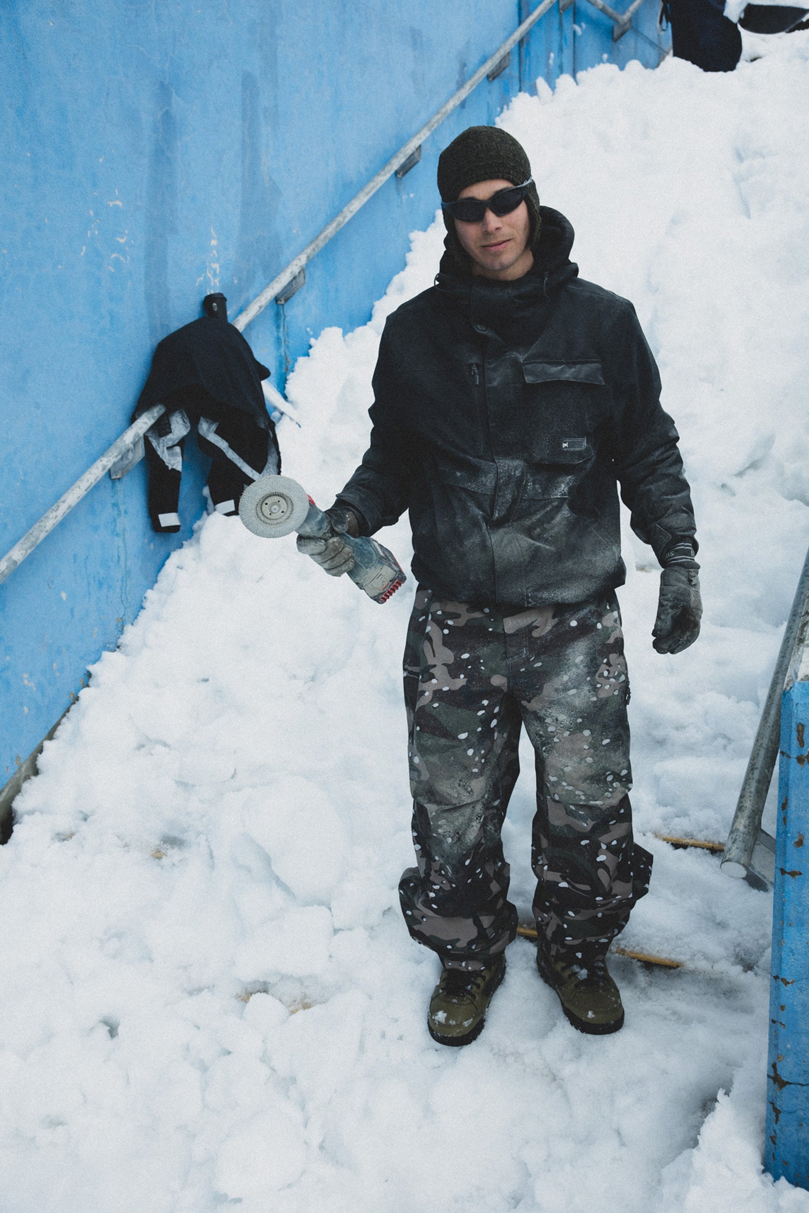 L1 Rankin Pant Lifestyle Shot