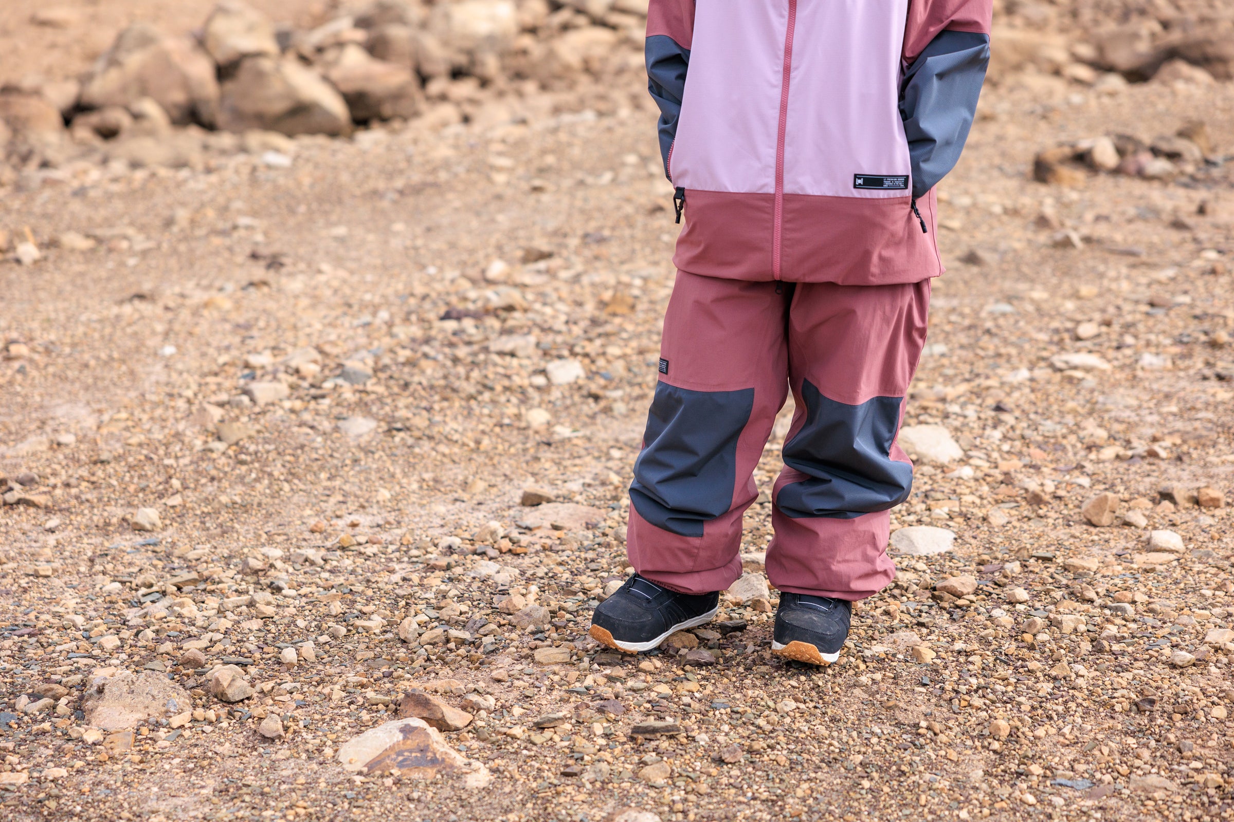 L1 Ventura Pant Lifestyle Shot