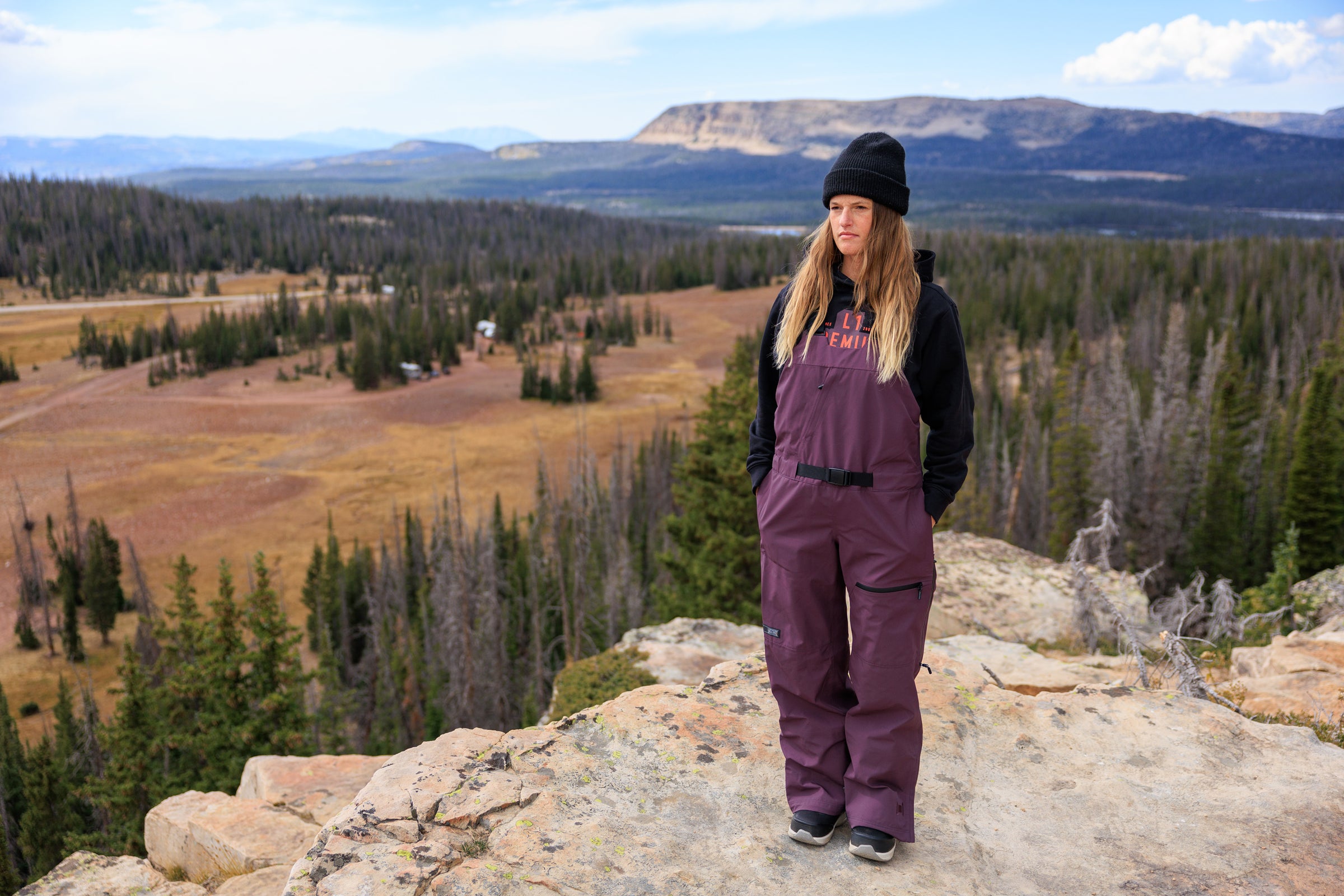 L1 Ukka Bib Lifestyle Shot