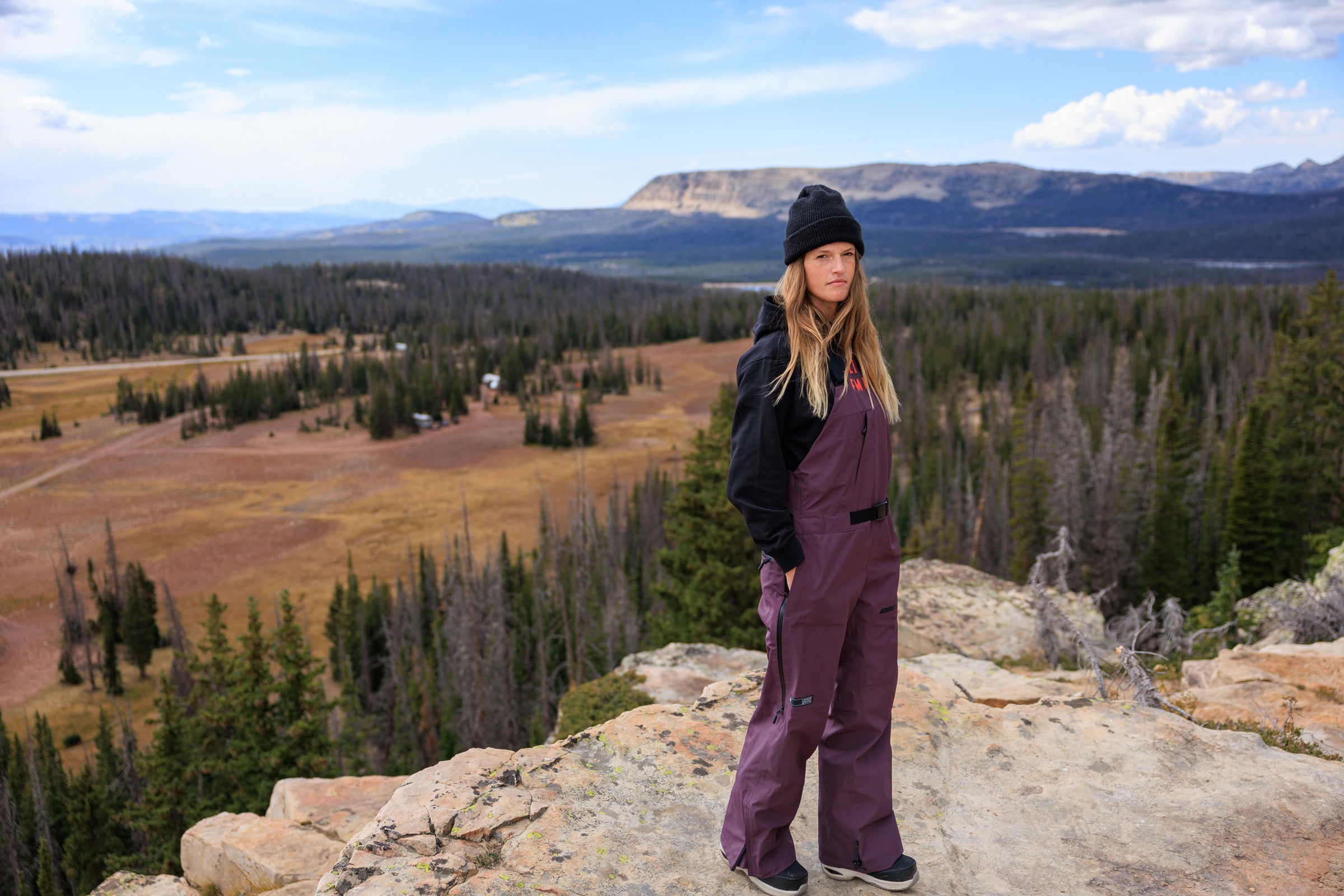 L1 Ukka Bib Lifestyle Shot