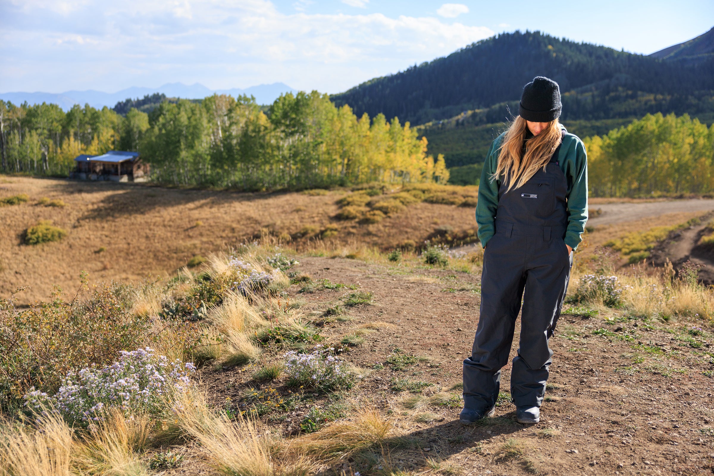 L1 Loretta Bib Lifestyle Shot